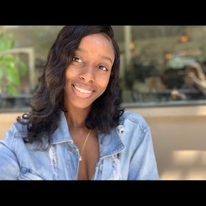 Meet your Posher, Courtney